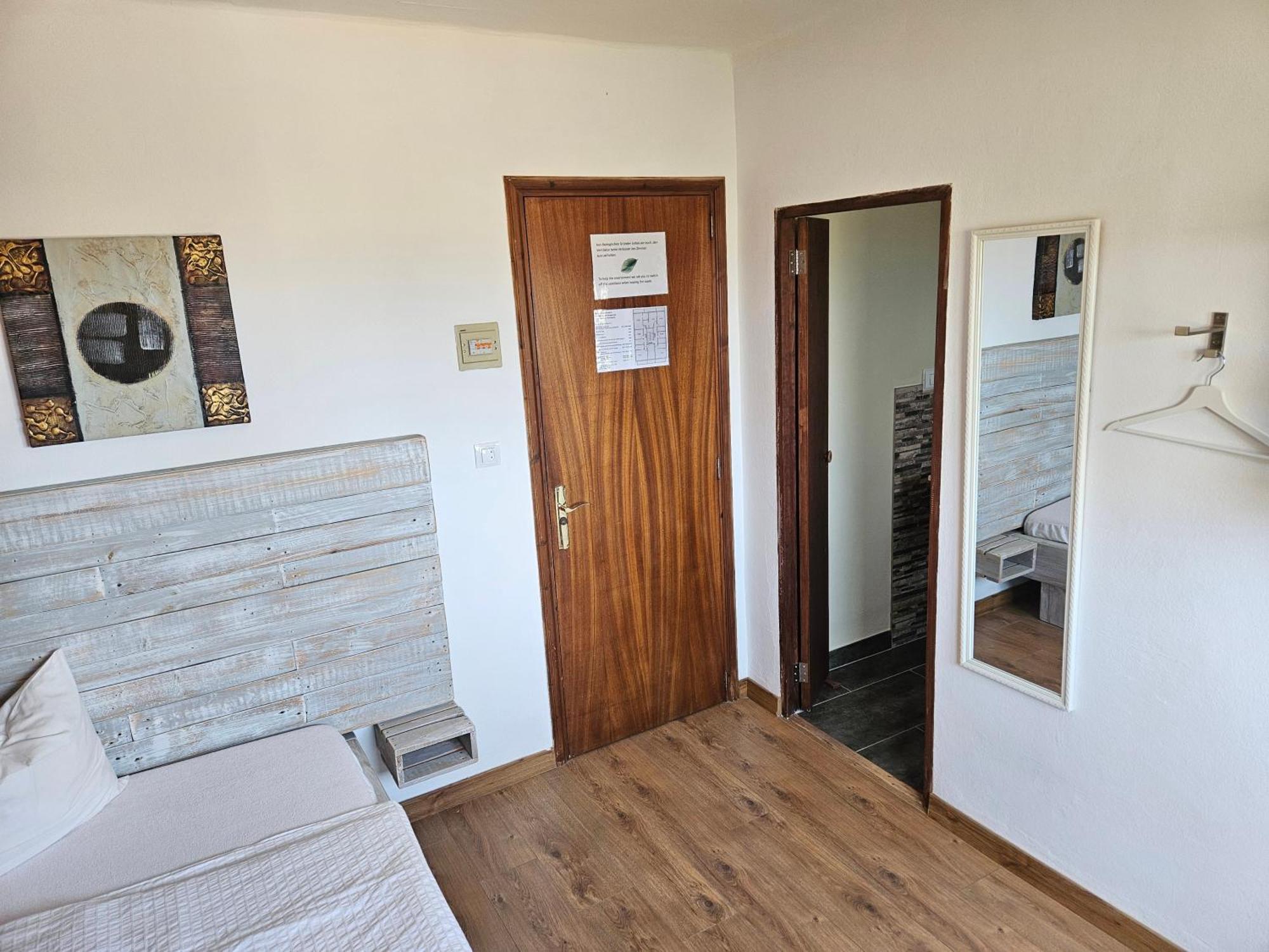 Seven Hostal Cala Millor  Eksteriør bilde