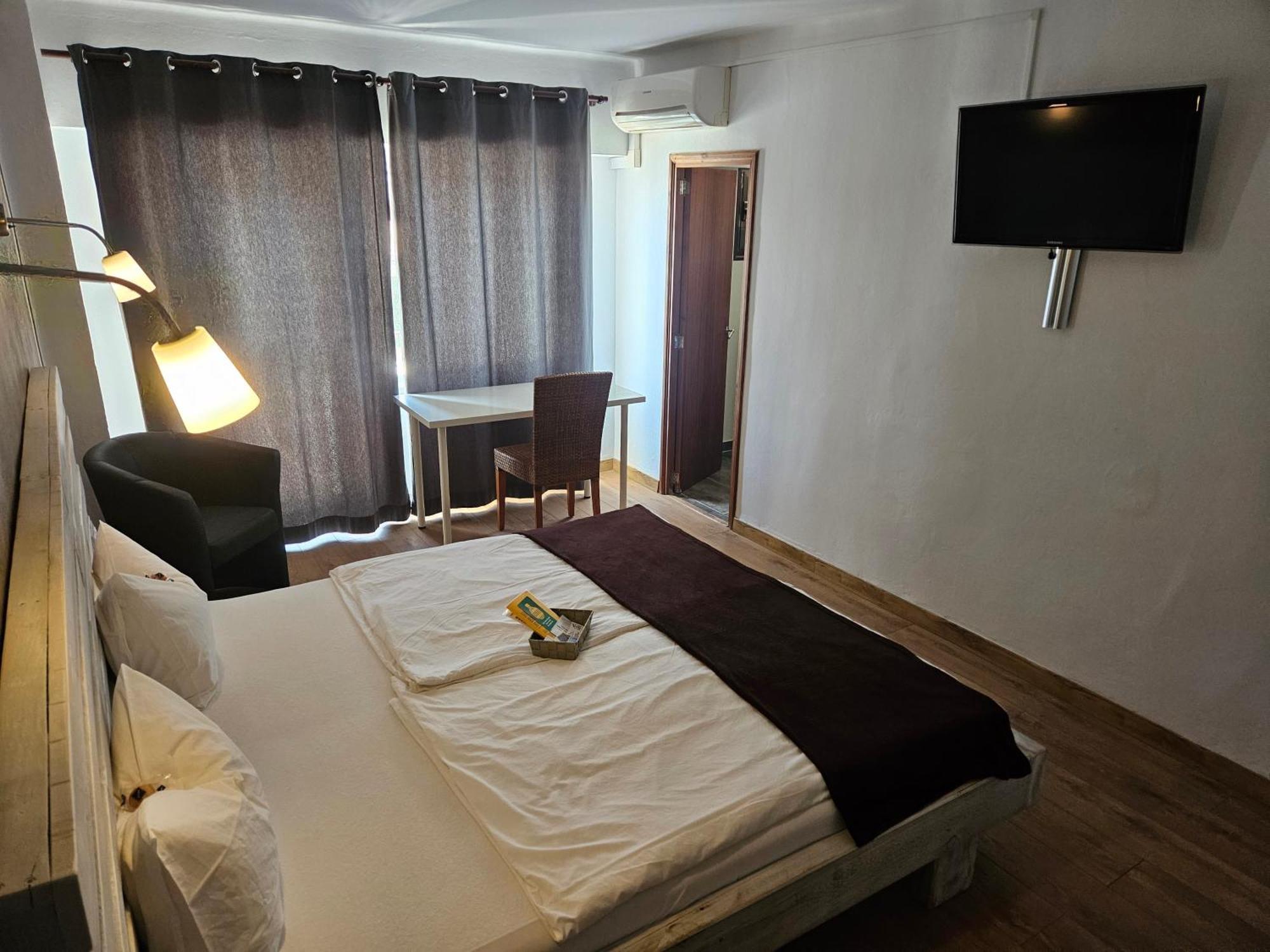 Seven Hostal Cala Millor  Eksteriør bilde