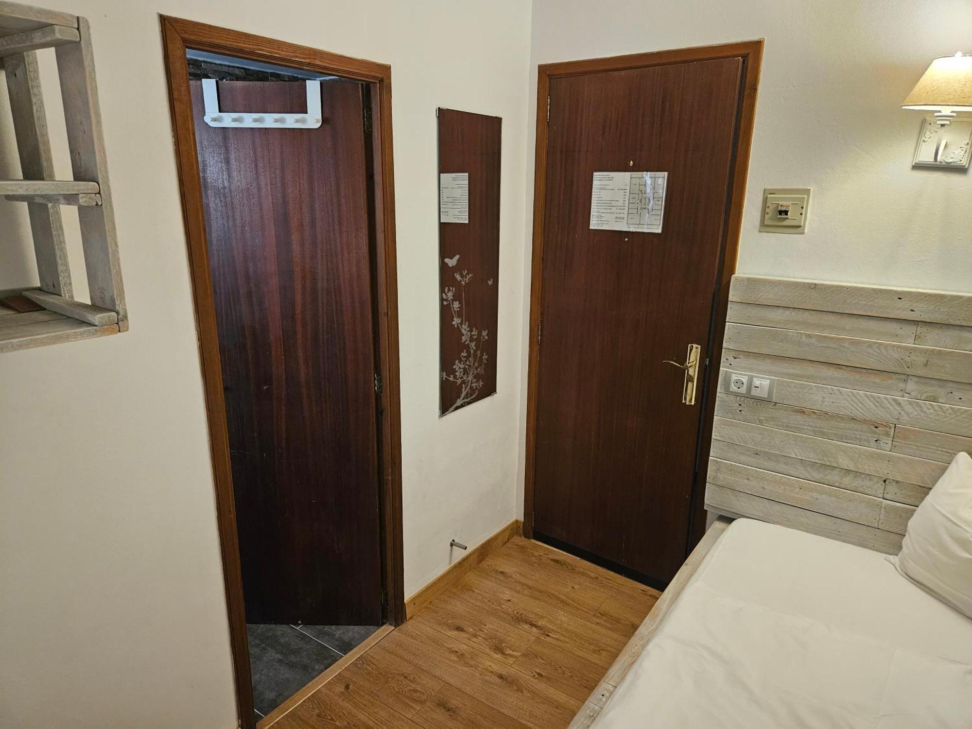 Seven Hostal Cala Millor  Eksteriør bilde