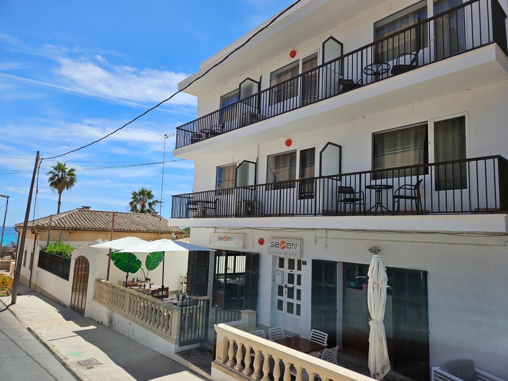 Seven Hostal Cala Millor  Eksteriør bilde